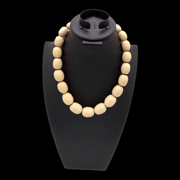 Crackle Glazed Chunky Graduated Cream Beaded Vintage 10-inch Statement Necklace - Picture 9 of 10